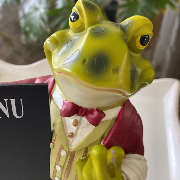 Vintage Frog Maitre d Resin Figurine with Today’s Menu Chalkboard Style Sign - Picture 7 of 9